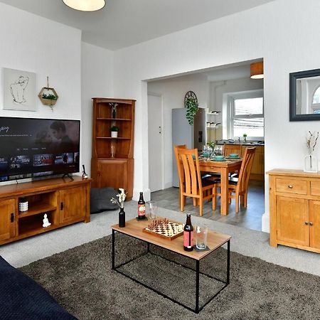 Spacious 2 Bedroom Apartment In The Heart Mumbles 외부 사진