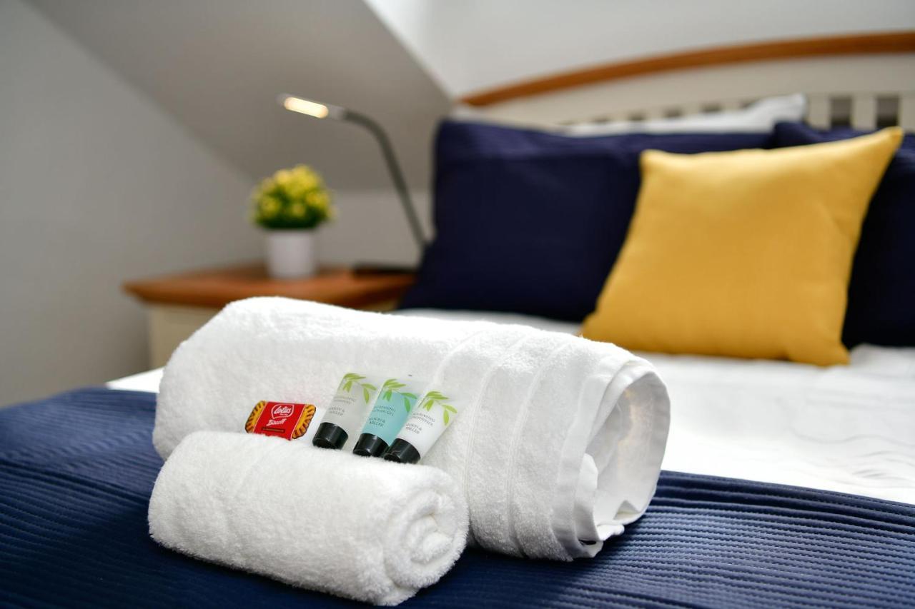 Spacious 2 Bedroom Apartment In The Heart Mumbles 외부 사진